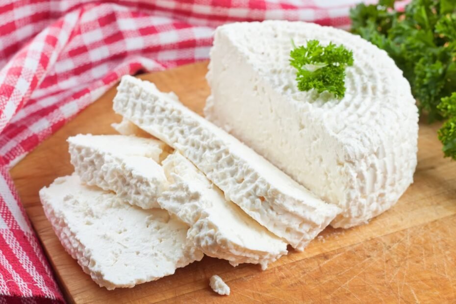 Varškės sūris – lietuviškos virtuvės simbolis. Kaip jį pasigaminti namuose?
