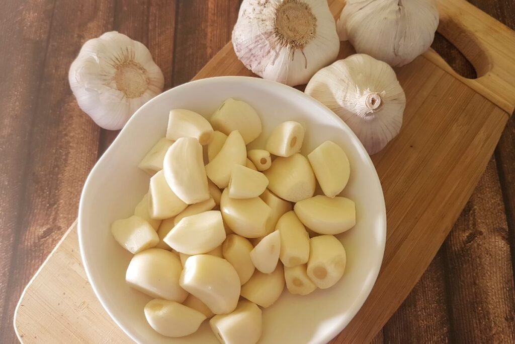 Naminiai pesticidai - česnakų purškalas