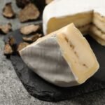 Sūris su trumais – prabangus gurmaniškas delikatesas. Jo rūšys, derinimas bei puikus rizoto receptas