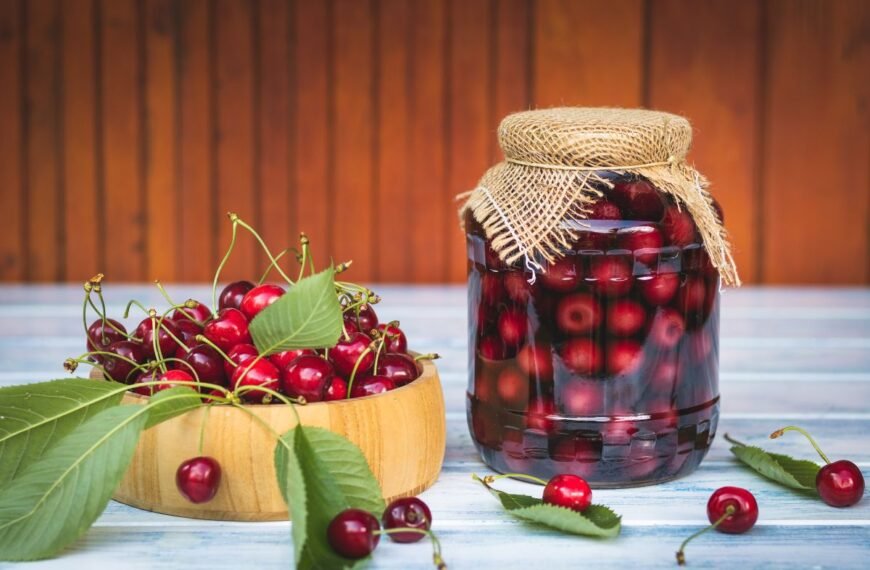 Vyšnių kompotas – klasika, kuri nepabosta. Receptas ir gudrybės tobulam skoniui