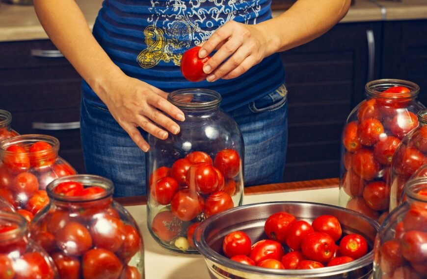 Pomidorai žiemai: 5 originalūs būdai, kuriuos dar spėsite išbandyti šiemet!