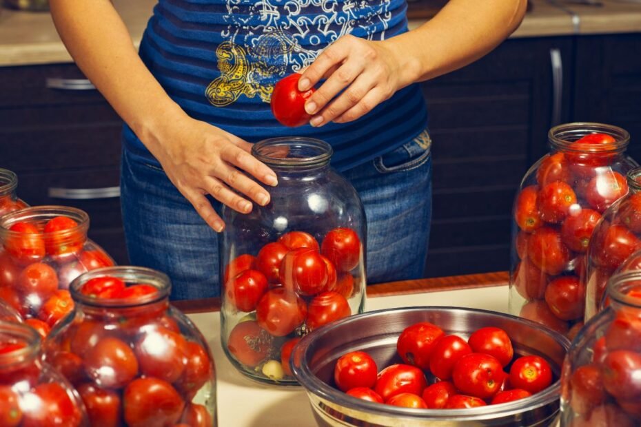 Pomidorai žiemai: 5 originalūs būdai, kuriuos dar spėsite išbandyti šiemet!