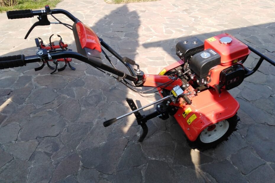 Motoblokai – universalūs pagalbininkai sodo ir daržo darbuose. Kaip pasirinkti teisingai?