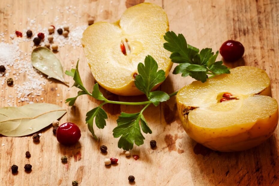 Rauginti obuoliai – tradicinis ir itin sveikas būdas išsaugoti obuolius žiemai