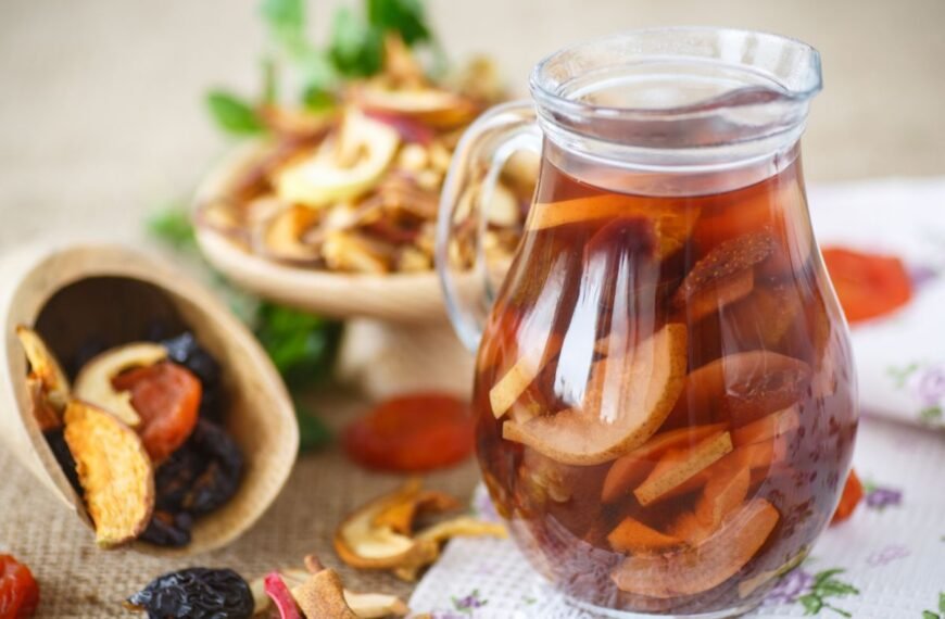 Džiovintų vaisių kompotas – senųjų tradicijų sugrįžimas į šiuolaikinę virtuvę. Idealiai tinka šaltuoju metų laiku!