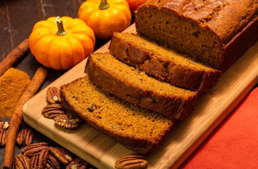 Moliūgų duona – rudeniškas jaukumas, sotumas ir gardumas prie arbatos puodelio