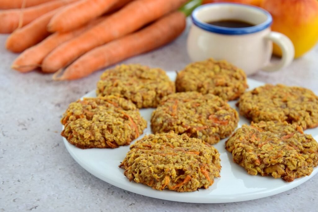 Sveiki avižiniai sausainiai su obuoliais ir morkomis