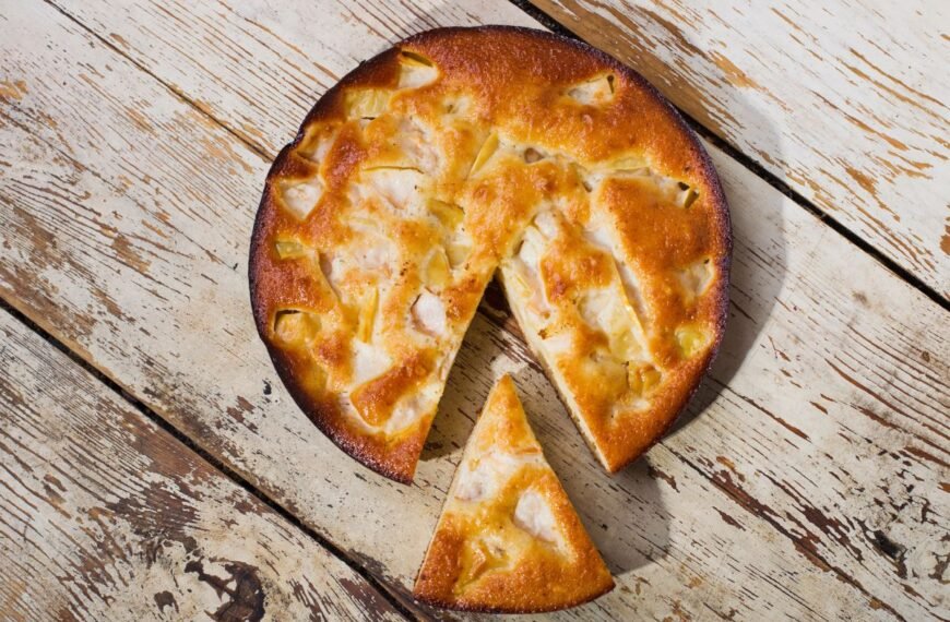 Sviestinis obuolių pyragas – visiška rudens klasika. Kaip iškepti tirpstantį burnoje?