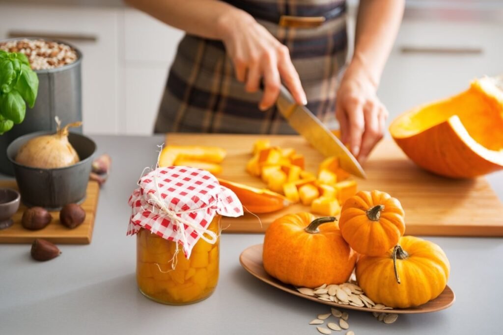 Marinuoti moliūgai 2 | Derlingas.lt Klasikiniai marinuoti moliūgai su prieskoniais