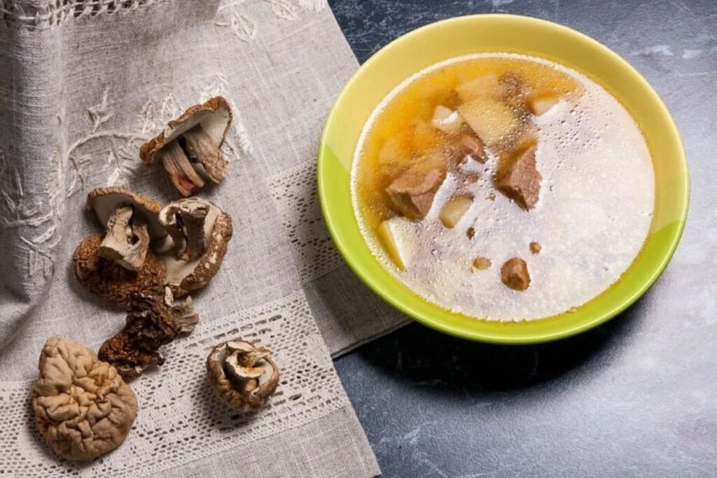 Grybų sriuba Kūčioms – aromatingas ir sotus pasirinkimas