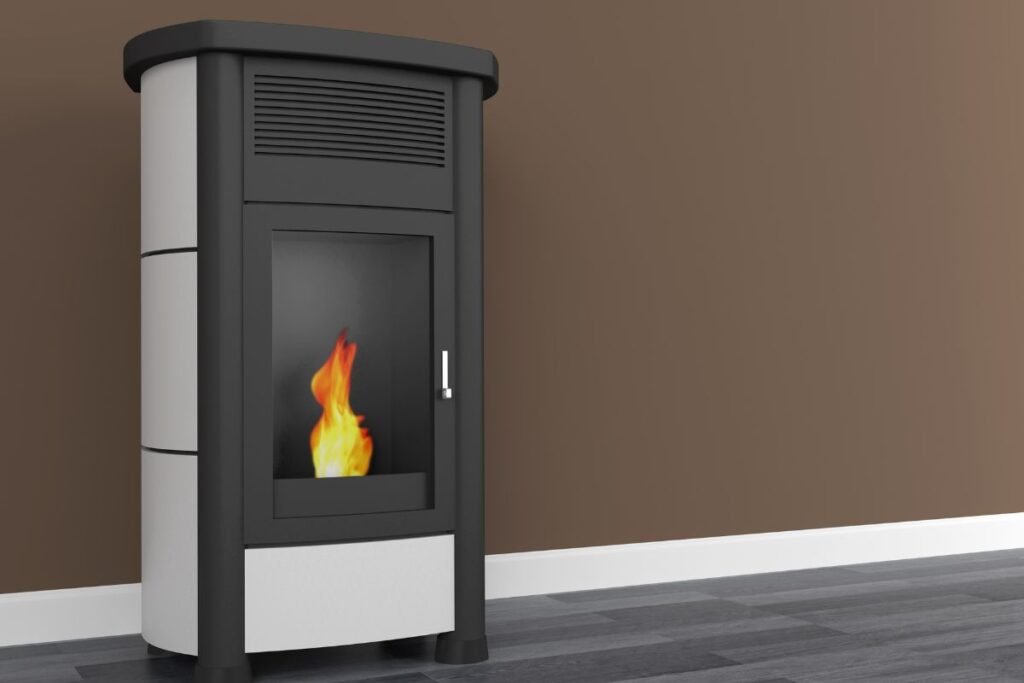 Kaip granulinė krosnelė su vandens kontūru integruojama į šildymo sistemą