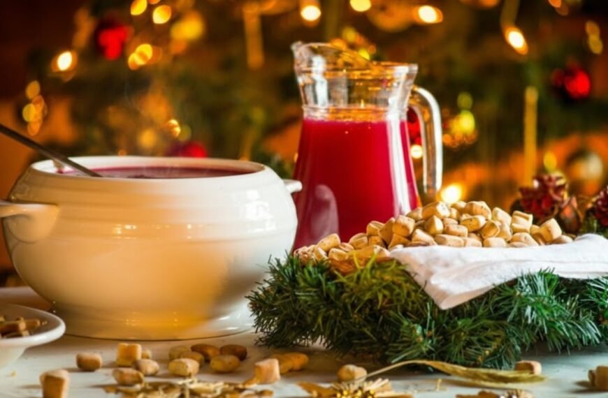 Kūčių stalas – tradicijų, simbolių ir brangių susitikimų vieta. Kaip paruošti ir ką patiekti?