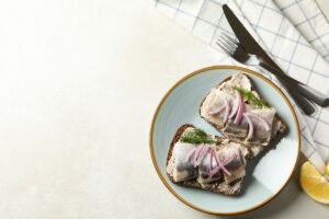 Sumuštiniai su silke: 3 gardūs ir greiti receptai nuo paprasto iki šventinio