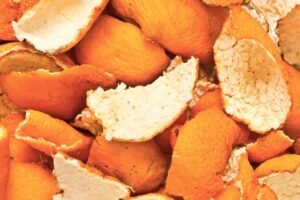 Apelsinų žievelės darže: netikėti panaudojimo būdai, apie kuriuos net neįtarėte