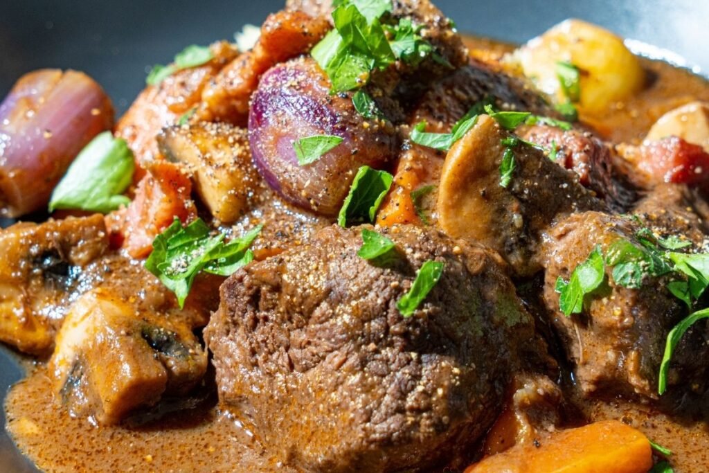 Kas yra tikrasis Burgundiškas jautienos troškinys?