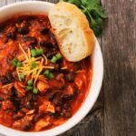 Degantis čili troškinys: receptas ir paslaptys, kaip sukurti šildantį skonių sprogimą lėkštėje