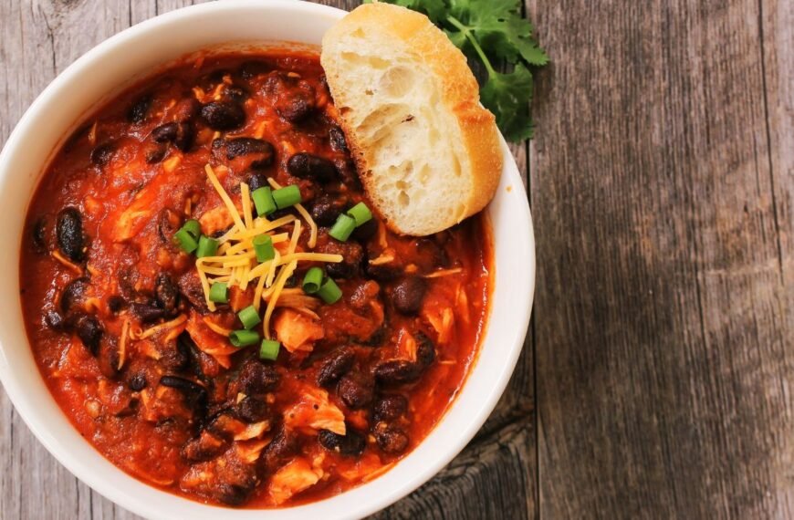 Degantis čili troškinys: receptas ir paslaptys, kaip sukurti šildantį skonių sprogimą lėkštėje