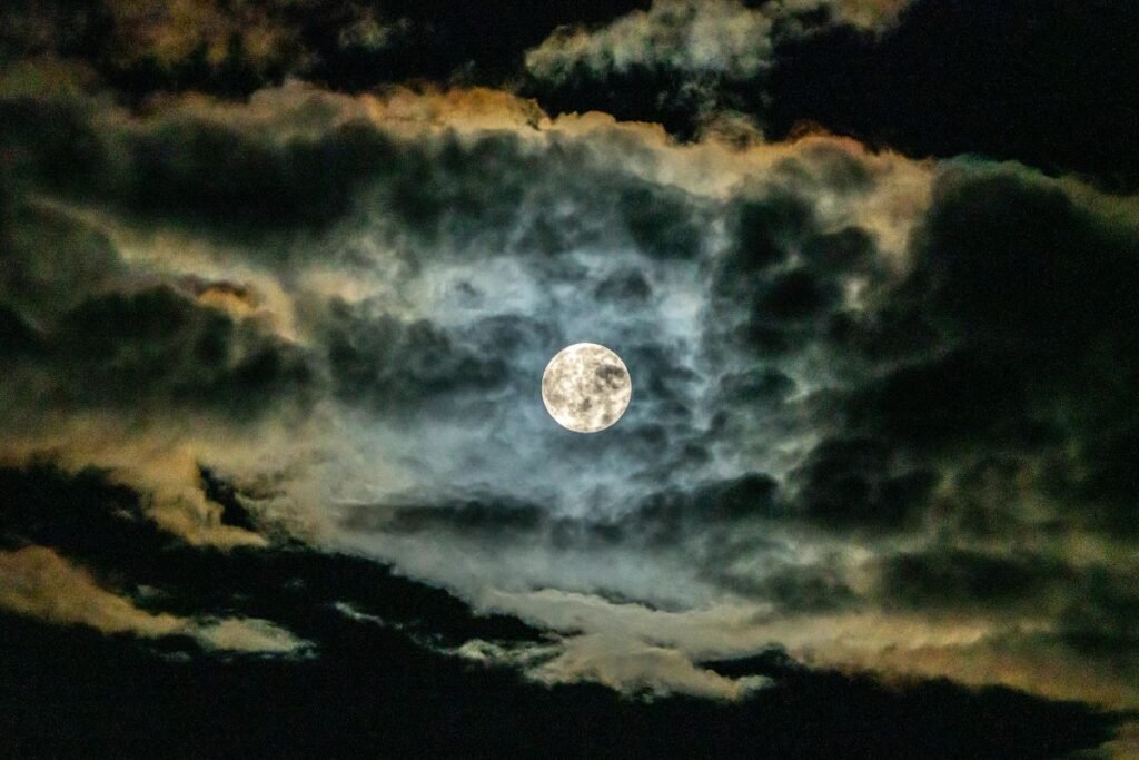 Ko nerekomenduojama daryti pilnaties metu?