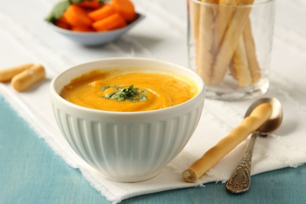 Morkų sriuba su imbieru – gaivi ir šildanti