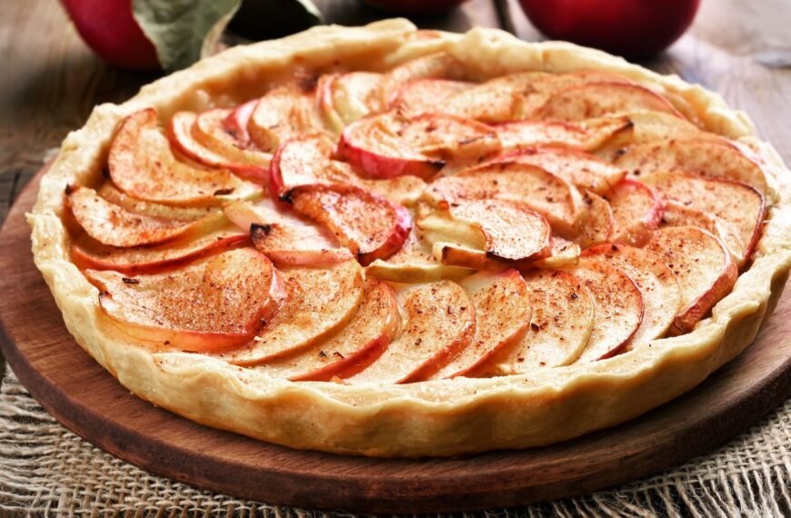 Obuolių pyragas su varške – naminių kepinių favoritas. Receptai, kurie niekada nenuvilia