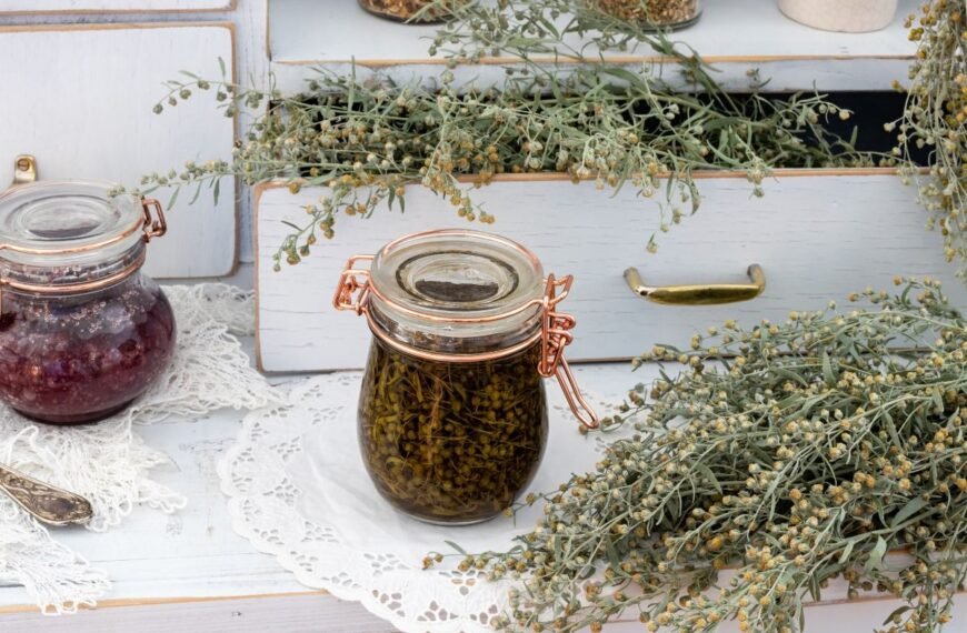 Pelyno galia: nuo trauktinės iki prieskonių – kaip išnaudoti naudingąsias šio augalo savybes?