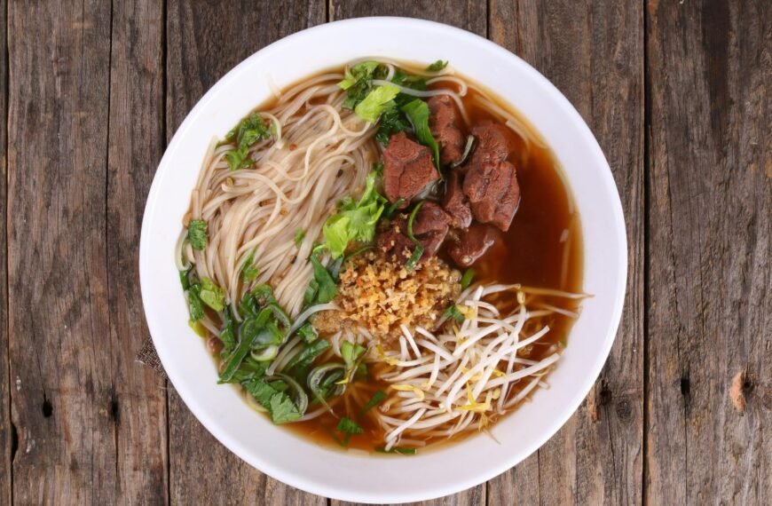 Azijietiška sriuba: nuo gatvės maisto vežimėlių iki imperatoriškų rūmų. 5 receptai užvaldę pasaulį