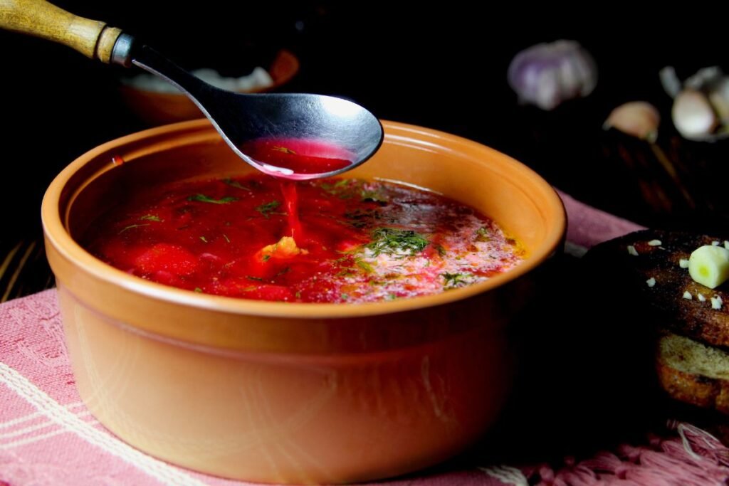 Burokėlių sriuba su džiovintais grybais – kodėl tai geriausias derinys?