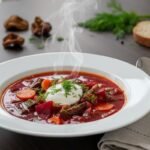 Burokėlių sriuba su grybais – klasika, kvepianti Lietuvos miškais