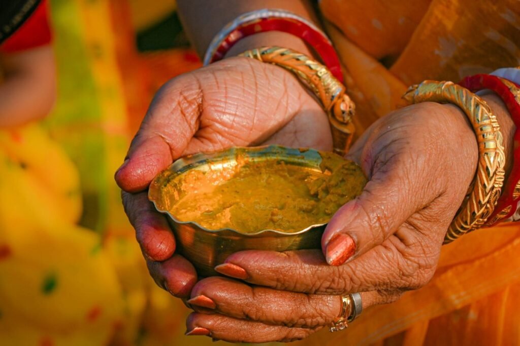 Natūralūs dažai: nuo budistų vienuolių drabužių iki sūrio spalvos