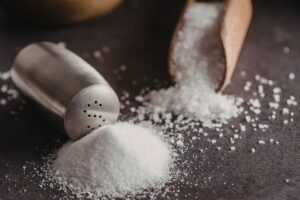 Druskos nauda sode, ūkyje ir buityje: nuo romėnų atlyginimo iki šiuolaikinės virtuvės