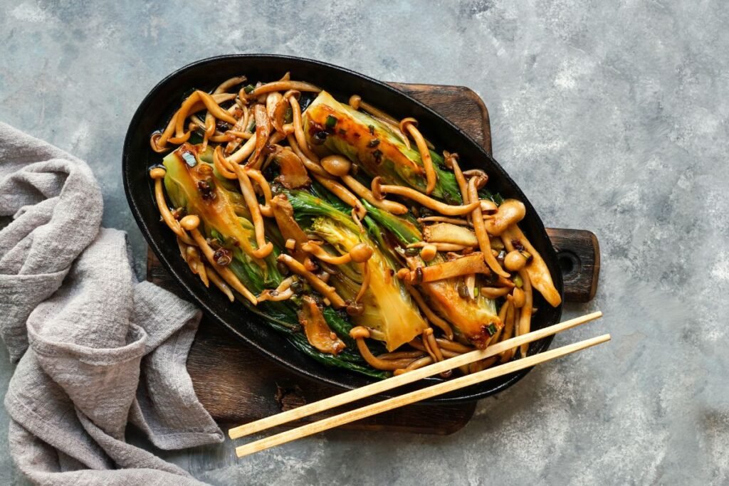 Stir–fry patiekalai su shimeji grybais