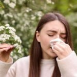 Alergijos sode: kaip susikurti žydinčią užuovėją be čiaudulio?