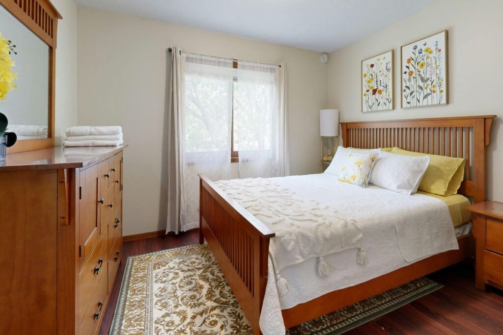 Seni baldai sodybai iš buto – vežti ar nevežti?