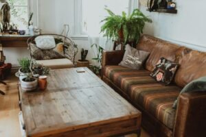 Baldai sodybai: į ką atsižvelgti renkantis? O gal verta atsivežti senus iš buto?