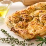 Fokačija – Italijos saulės ir alyvuogių aliejaus įkvėpta duona. Istorija, paslaptys bei receptas