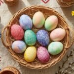 Marmuriniai ir taškuoti Velykų stebuklai: kiaušinių dažymas naudojant skutimosi putas ir ryžius