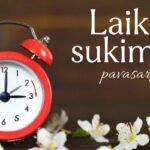 Laiko sukimas: kada vėl persuksime laikrodžius ir kokia šios tradicijos kaina?