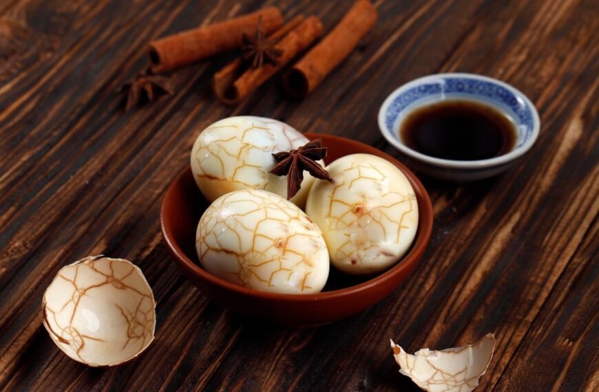 Velykos su azijietišku prieskoniu: marmuriniai kiaušiniai sojos padaže – kai grožis slypi viduje