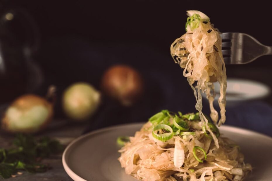 Raugintų kopūstų receptai: kaip iš vieno puodo pamaitinti šeimą visą savaitgalį?