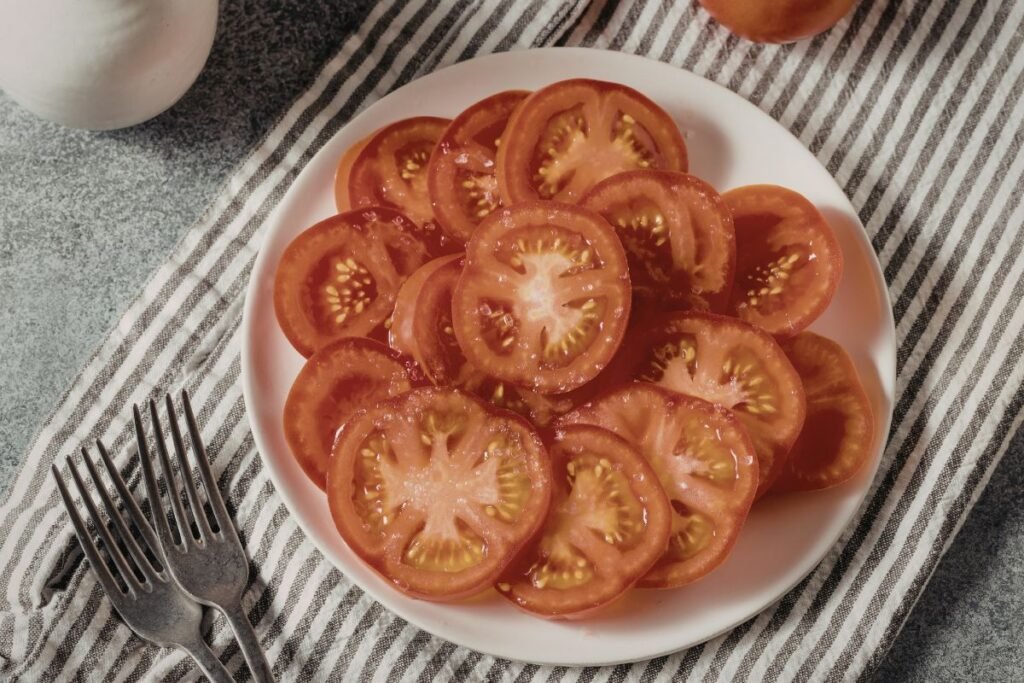 Saldžių pomidorų veislės: didieji šiltnamio milžinai