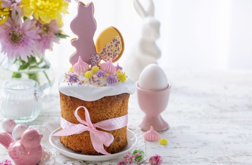 Velykų boba – auksu spindinti stalo karalienė. Nuo pagoniškų burtų iki autentiško recepto