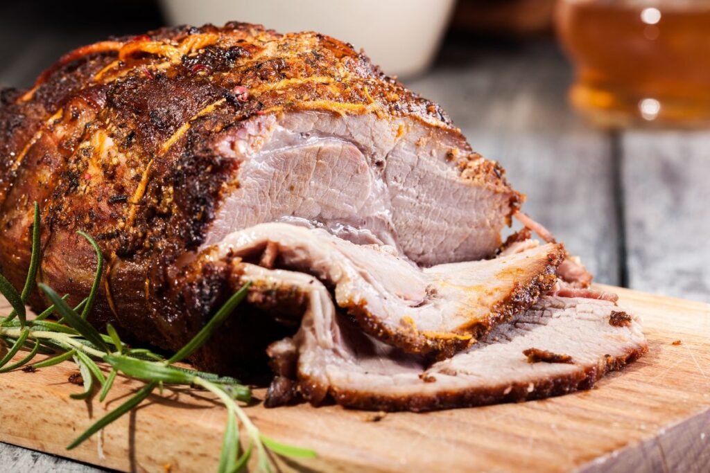 Lėtai keptas kiaulienos kumpis