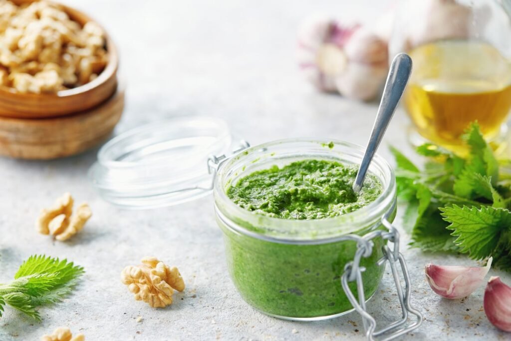 Receptas: autentiškas dilgėlių pesto