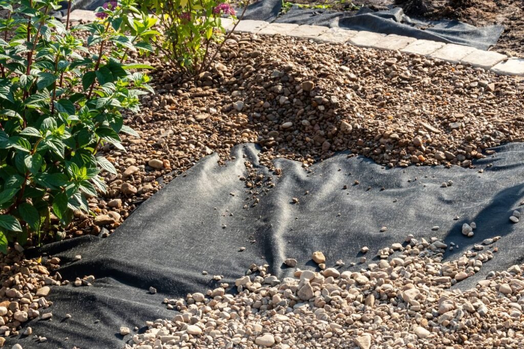 Geotekstilė drenažui: kada ji tikrai reikalinga?