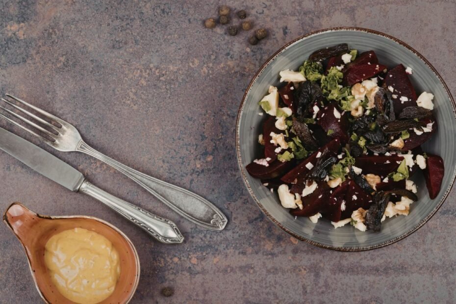 Karštos burokėlių salotos – gurmaniškas atradimas ieškantiems naujų skonių