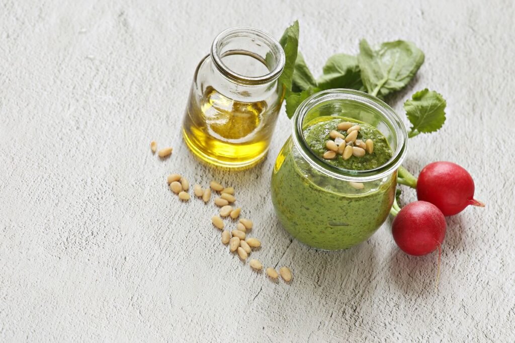 Ridikėlių lapų pesto receptas