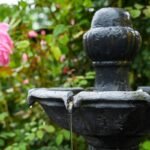 Sodo fontanas: kaip pasirinkti, įrengti ir mėgautis vandeniu kieme?