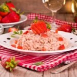 Braškių risotto – itališka klasika, kurioje braškės atranda netikėtą, bet tobulą vaidmenį