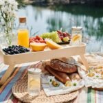 TOP 10 užkandžiai piknikui: ką pasiimti, kad visi būtų sotūs ir laimingi?